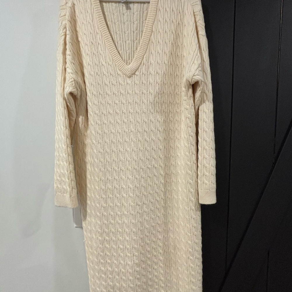 Elegant Cream Cable Knit Dress